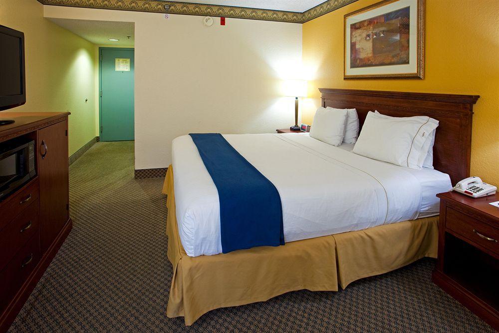 Holiday Inn Express Hotel & Suites Jacksonville-South By Ihg Buitenkant foto